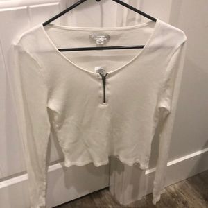 American Eagle long sleeve cream crop top